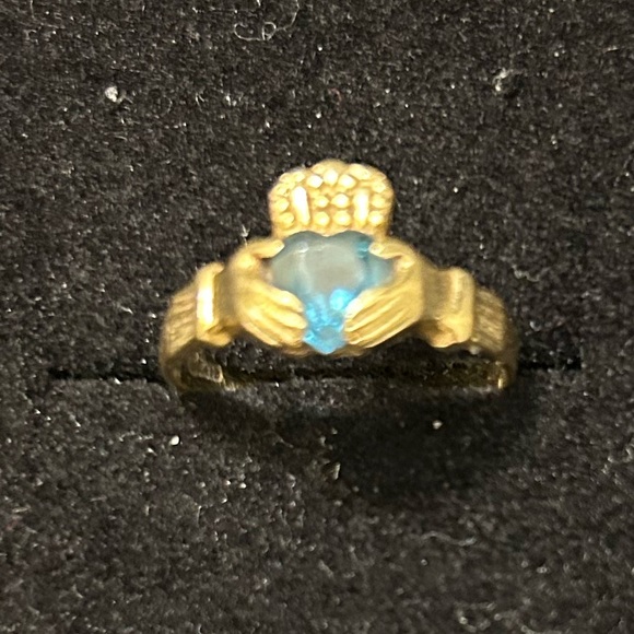 10K Yellow Gold Heart Shaped Blue Topaz Claddagh Irish Engagement Wedding Ring - Picture 16 of 16